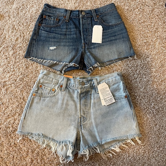 ✅2 of levi's women 501 jeans shorts ，size 25 - Picture 1 of 4